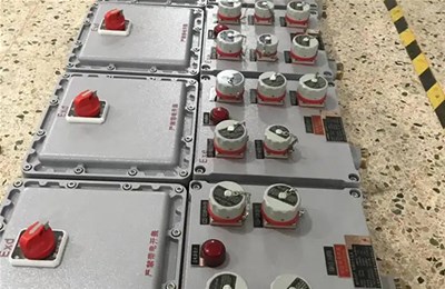 防爆配電箱如何配合燈具進行使用嗎？